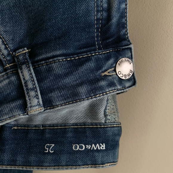 RW&CO stretchy denim - Picture 2 of 6